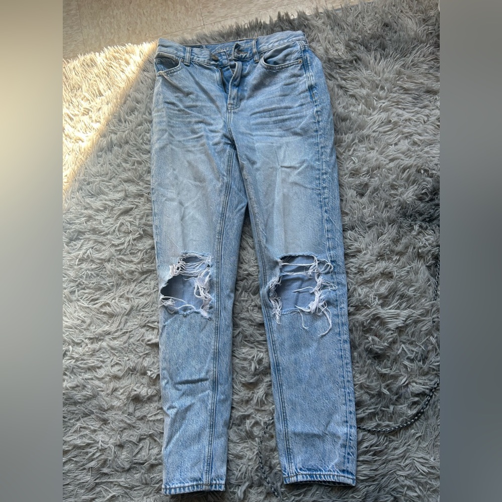 American eagle ripped jeans. Size 0